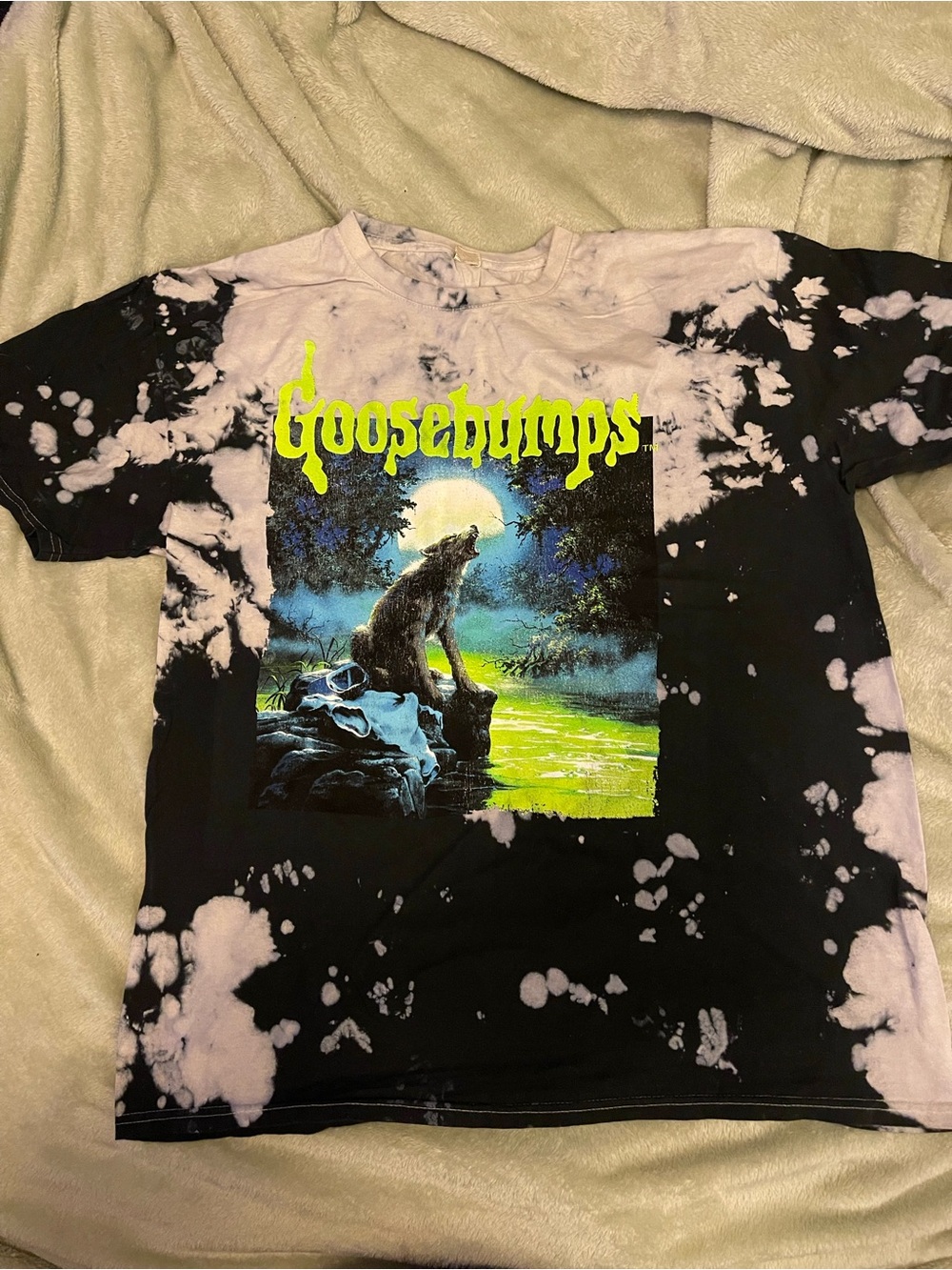 Goosebumps tie dye wolf graphic shirt
